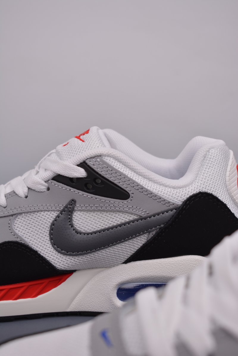 Nike Air Max Ivo view