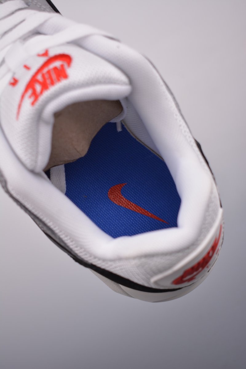 Nike Air Max Ivo view