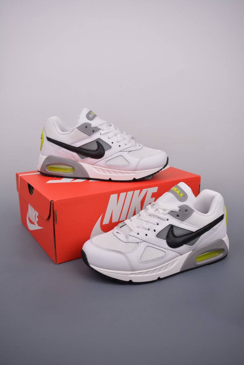 Nike Air Max Ivo view