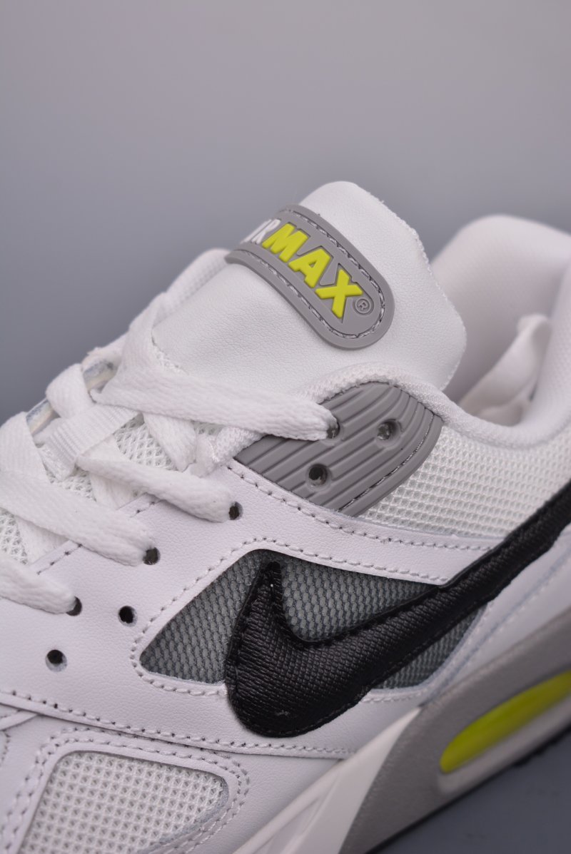 Nike Air Max Ivo view