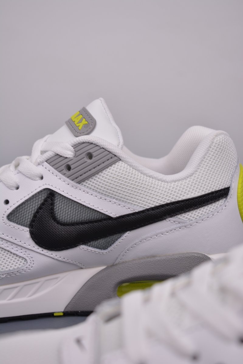Nike Air Max Ivo view