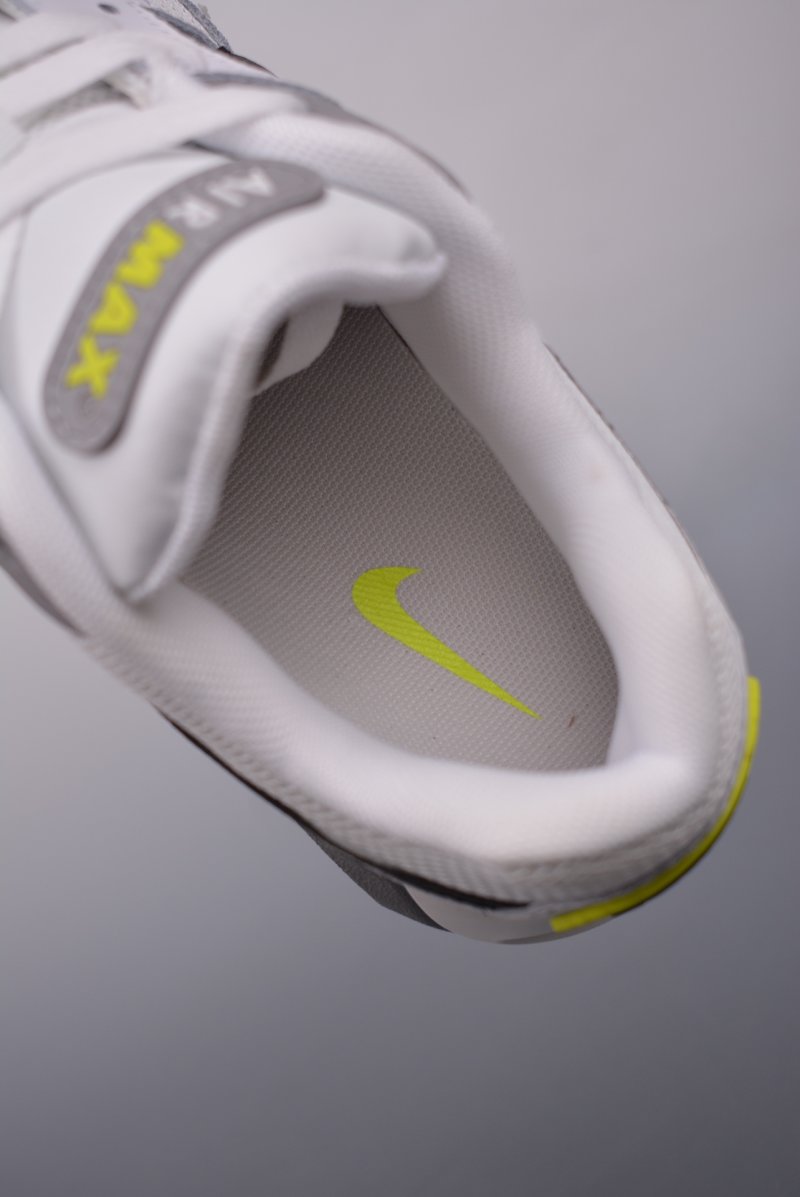 Nike Air Max Ivo view