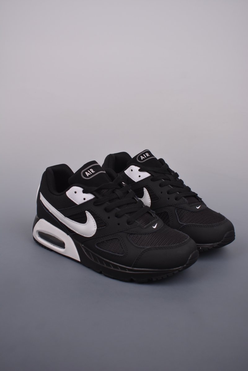 Nike Air Max Ivo view