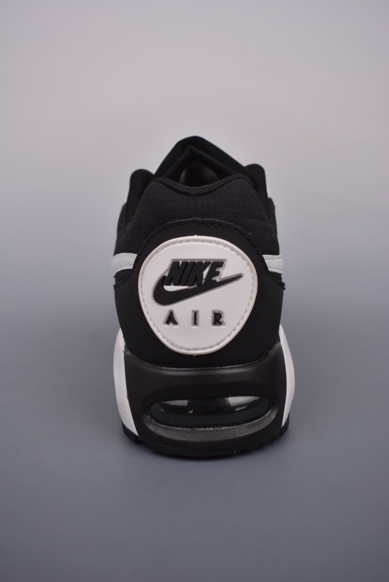 Nike Air Max Ivo view