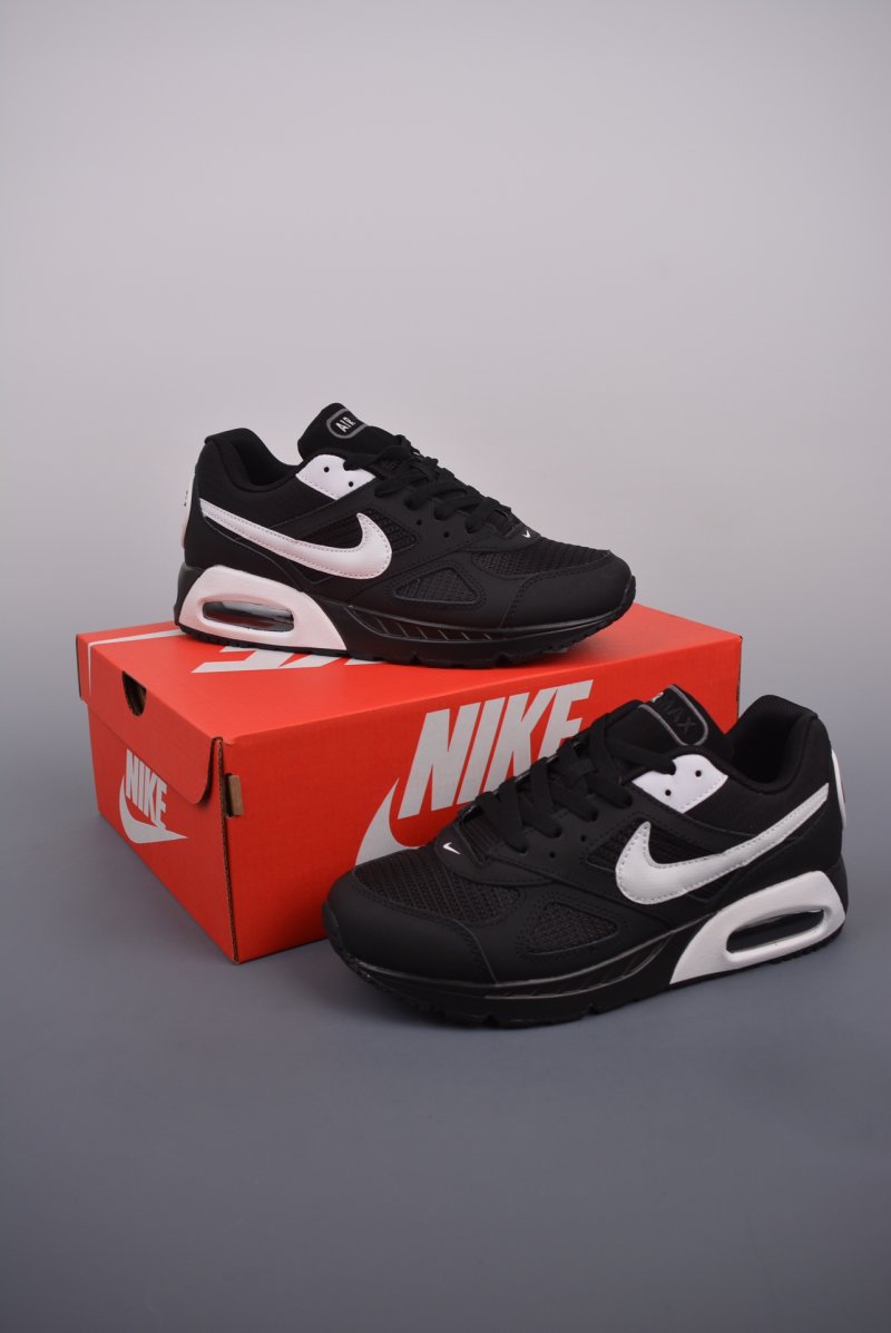 Nike Air Max Ivo view