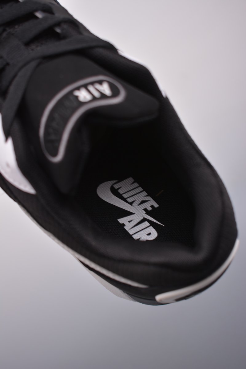Nike Air Max Ivo view