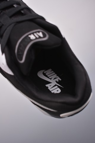 Nike Air Max Ivo view 27