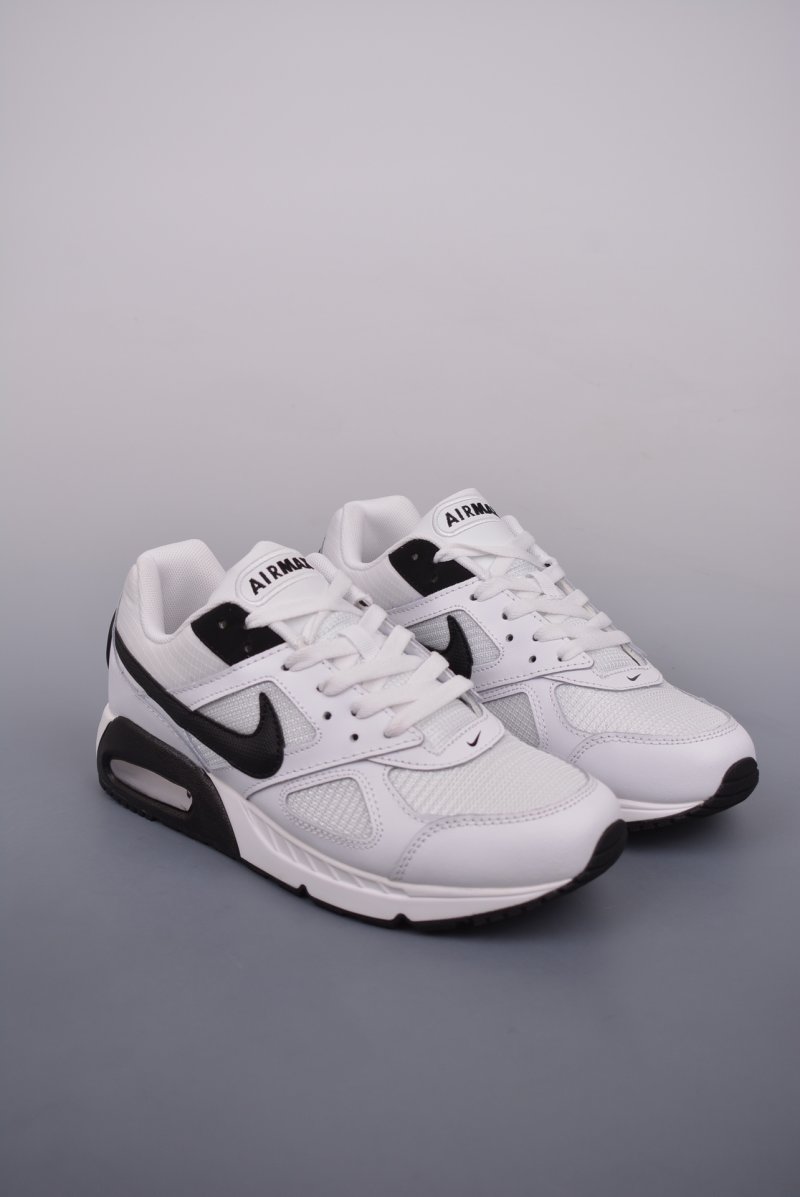 Nike Air Max Ivo view
