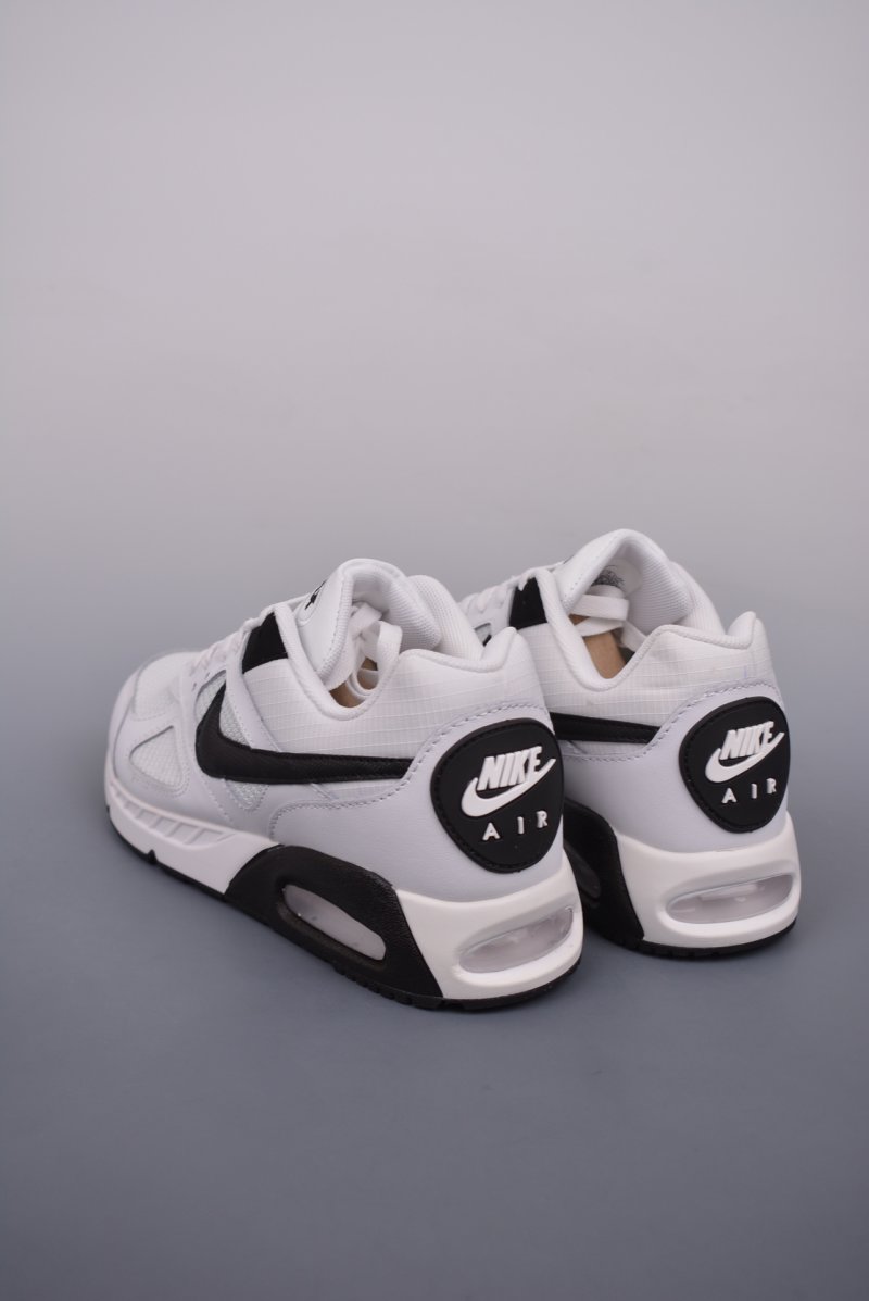 Nike Air Max Ivo view