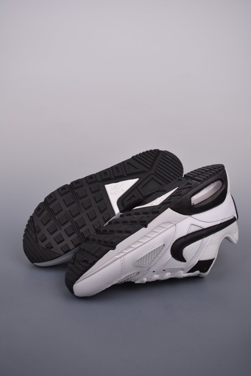 Nike Air Max Ivo view