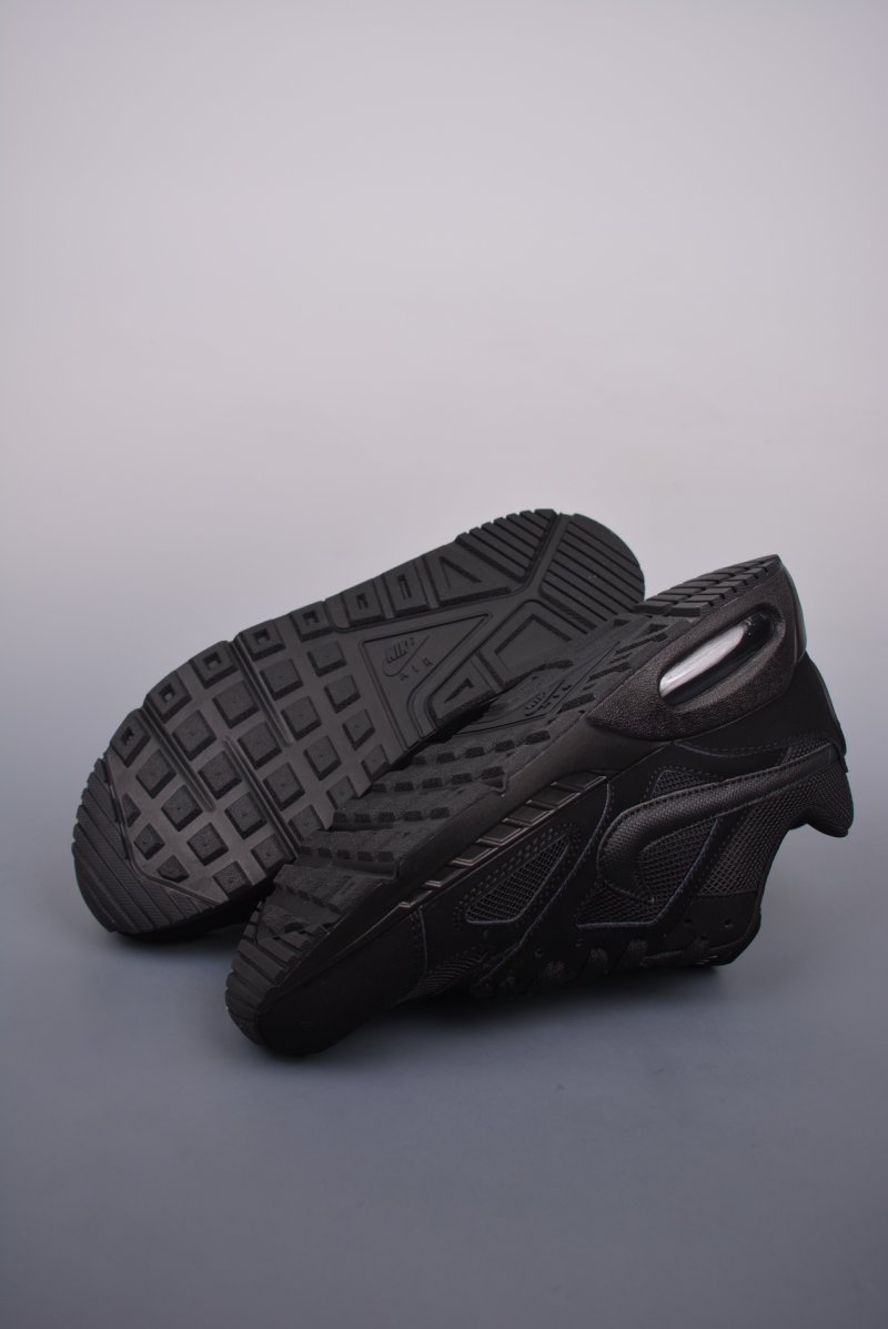 Nike Air Max Ivo view