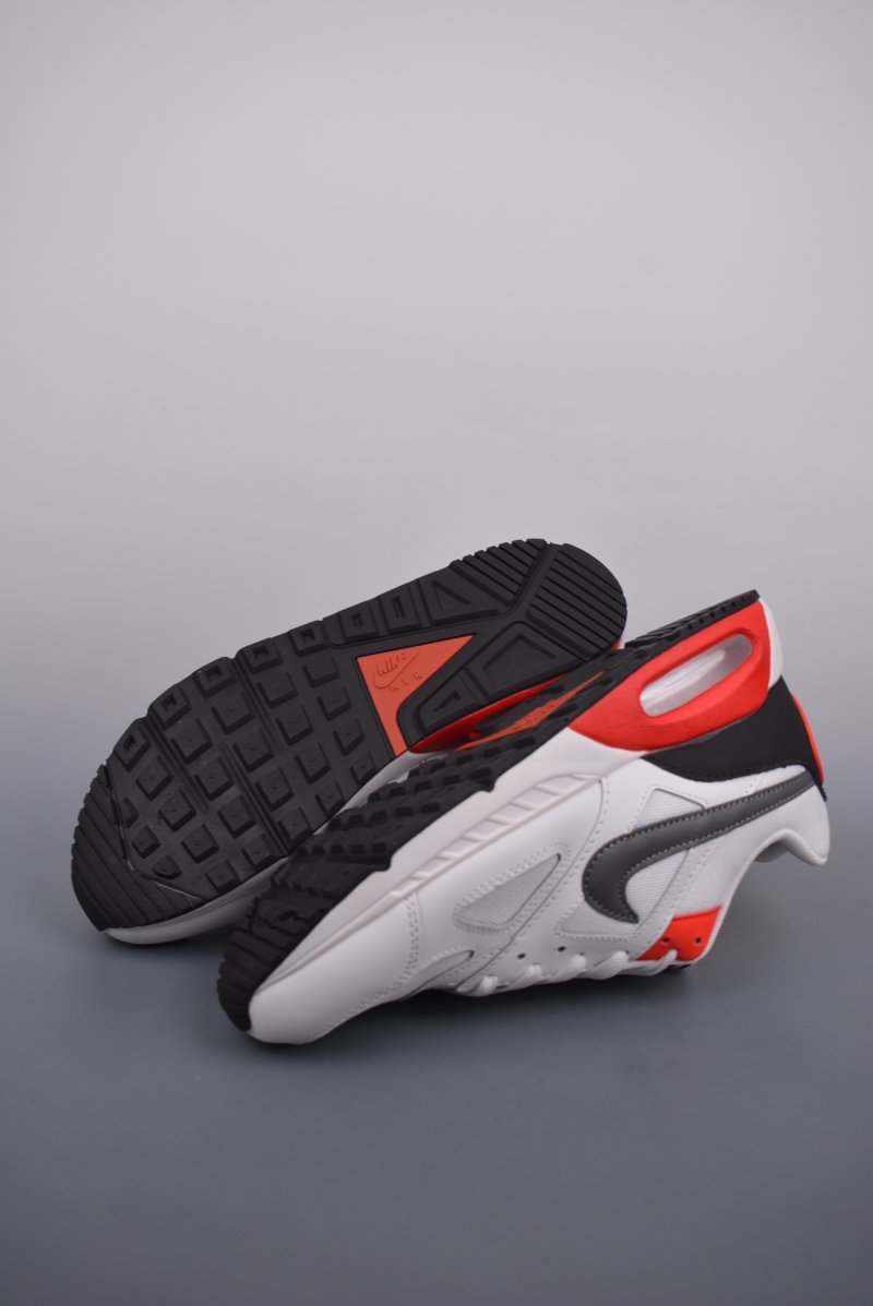 Nike Air Max Ivo view