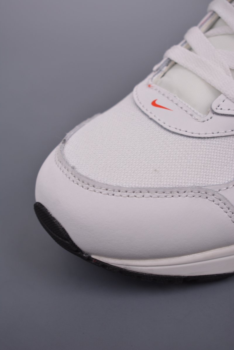 Nike Air Max Ivo view