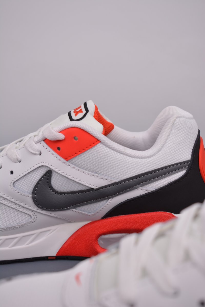 Nike Air Max Ivo view