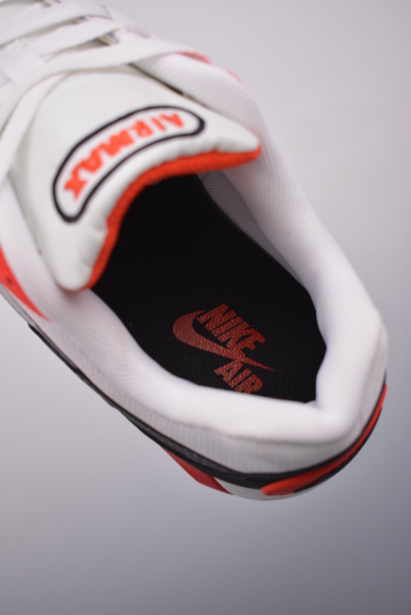 Nike Air Max Ivo view