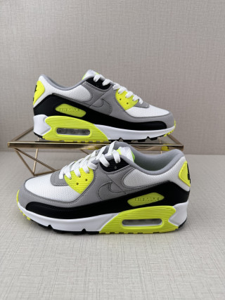 Nike Air Max 90 view 4