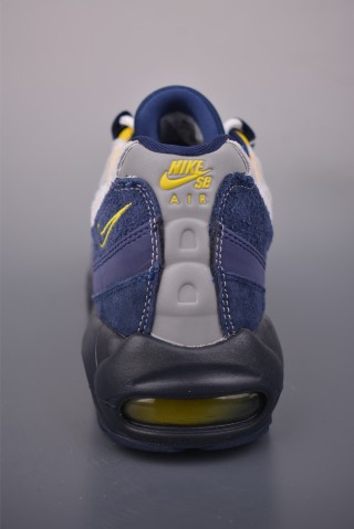 Nike Air Max 95 view 4