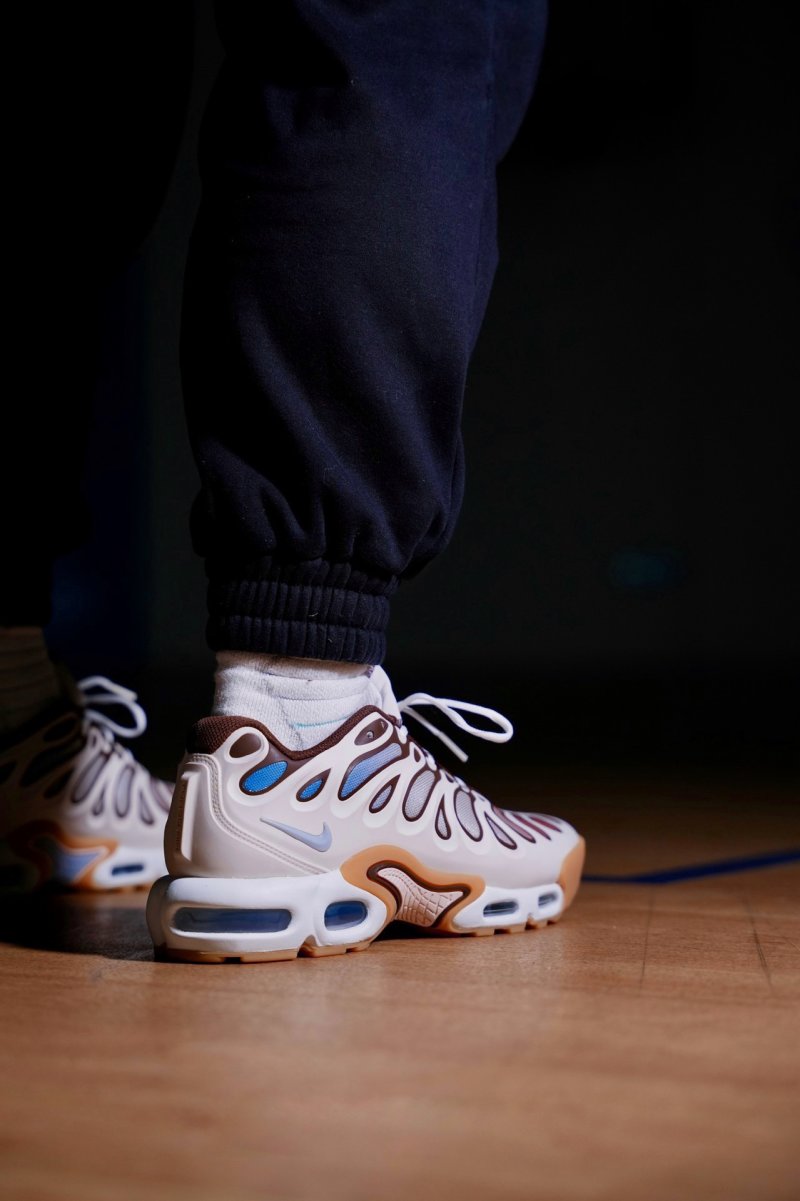 Nike Air Max Plus Drift view