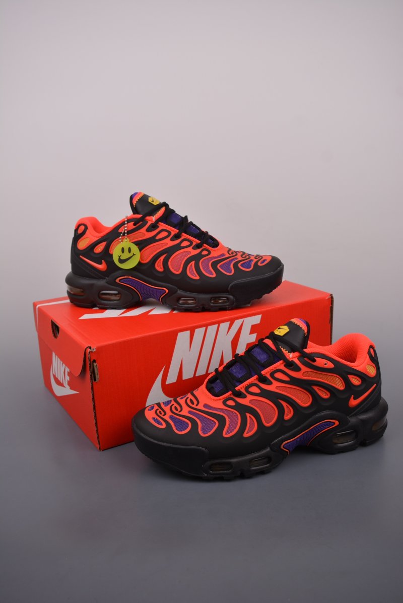 Nike Air Max Plus Drift view