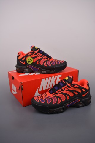 Nike Air Max Plus Drift view 5