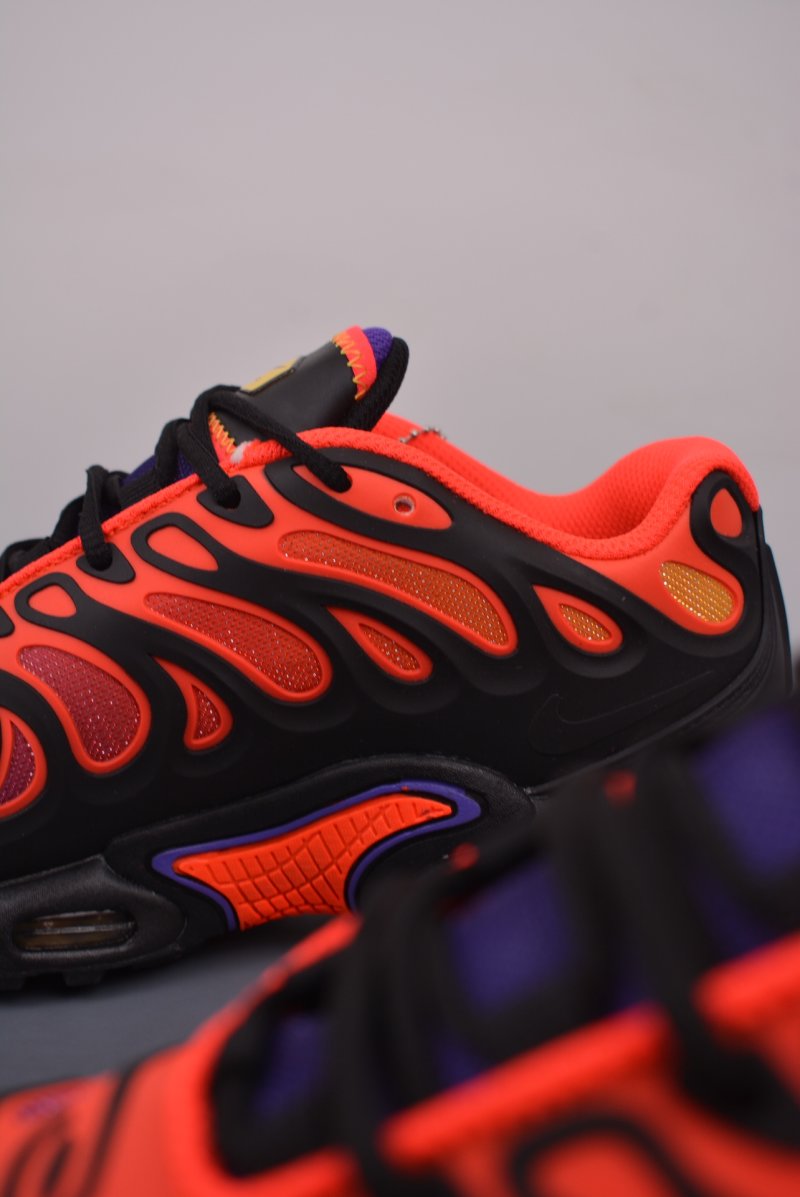 Nike Air Max Plus Drift view
