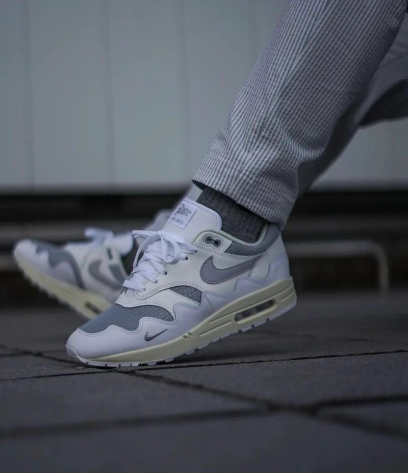 Nike Air Max 1 PRM view