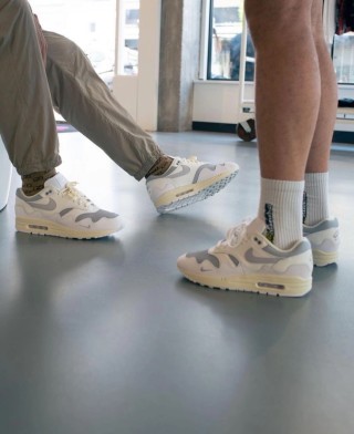 Nike Air Max 1 PRM view 4