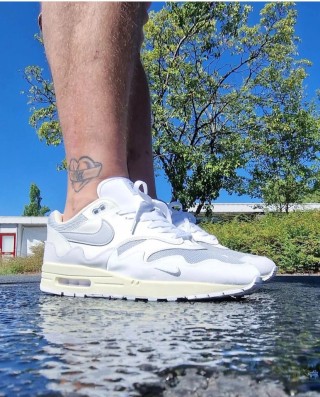 Nike Air Max 1 PRM view 6