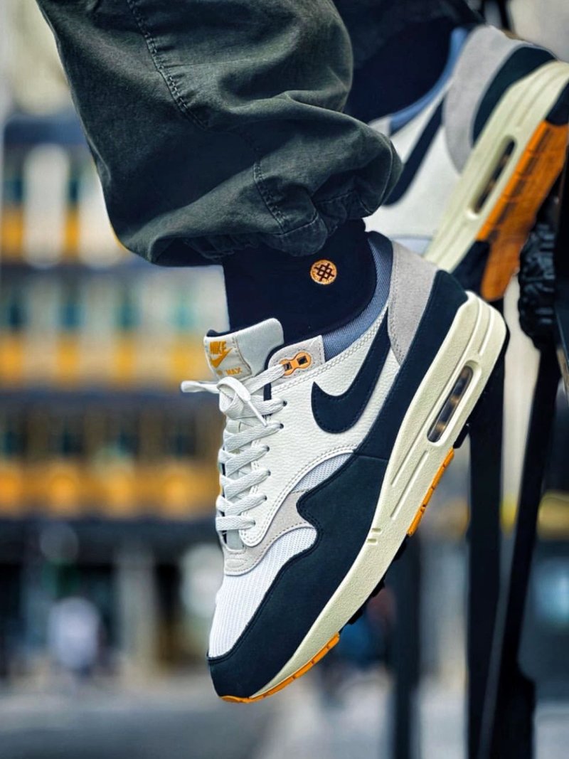 Nike Air Max 1 PRM view