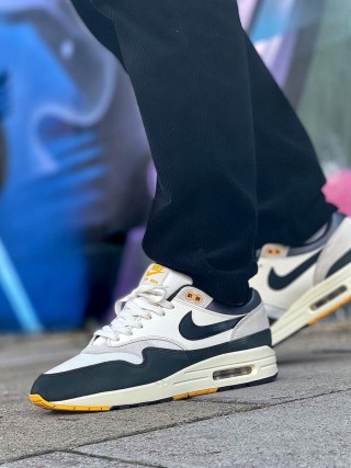 Nike Air Max 1 PRM view 11