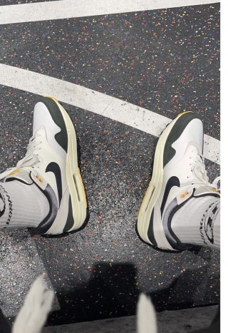 Nike Air Max 1 PRM view 12