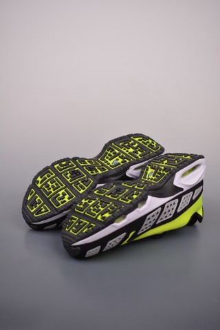 Nike Air Max Sunder 'Black / Yellow' view 3