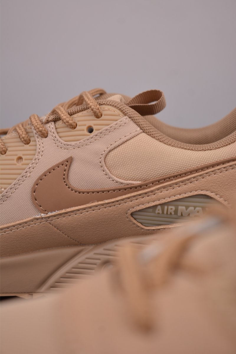Nike Air Max 90 Futura view