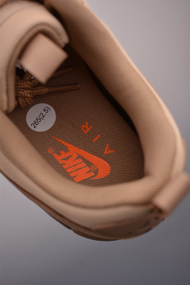 Nike Air Max 90 Futura view