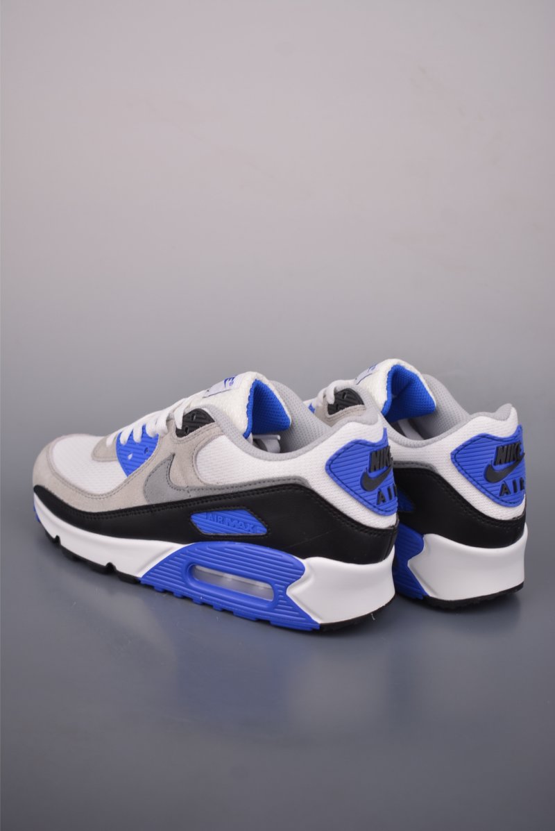 Nike Air Max 90 Futura view