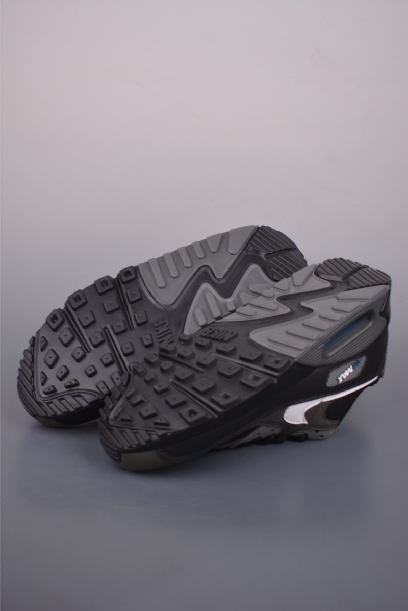 Nike Air Max 90 Futura view