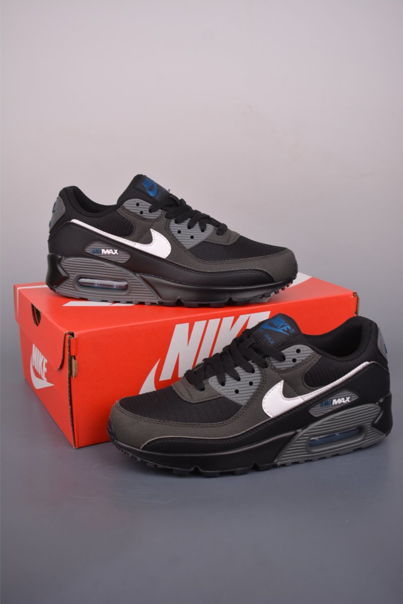 Nike Air Max 90 Futura view