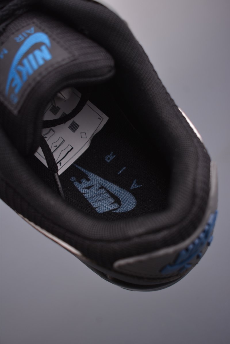 Nike Air Max 90 Futura view