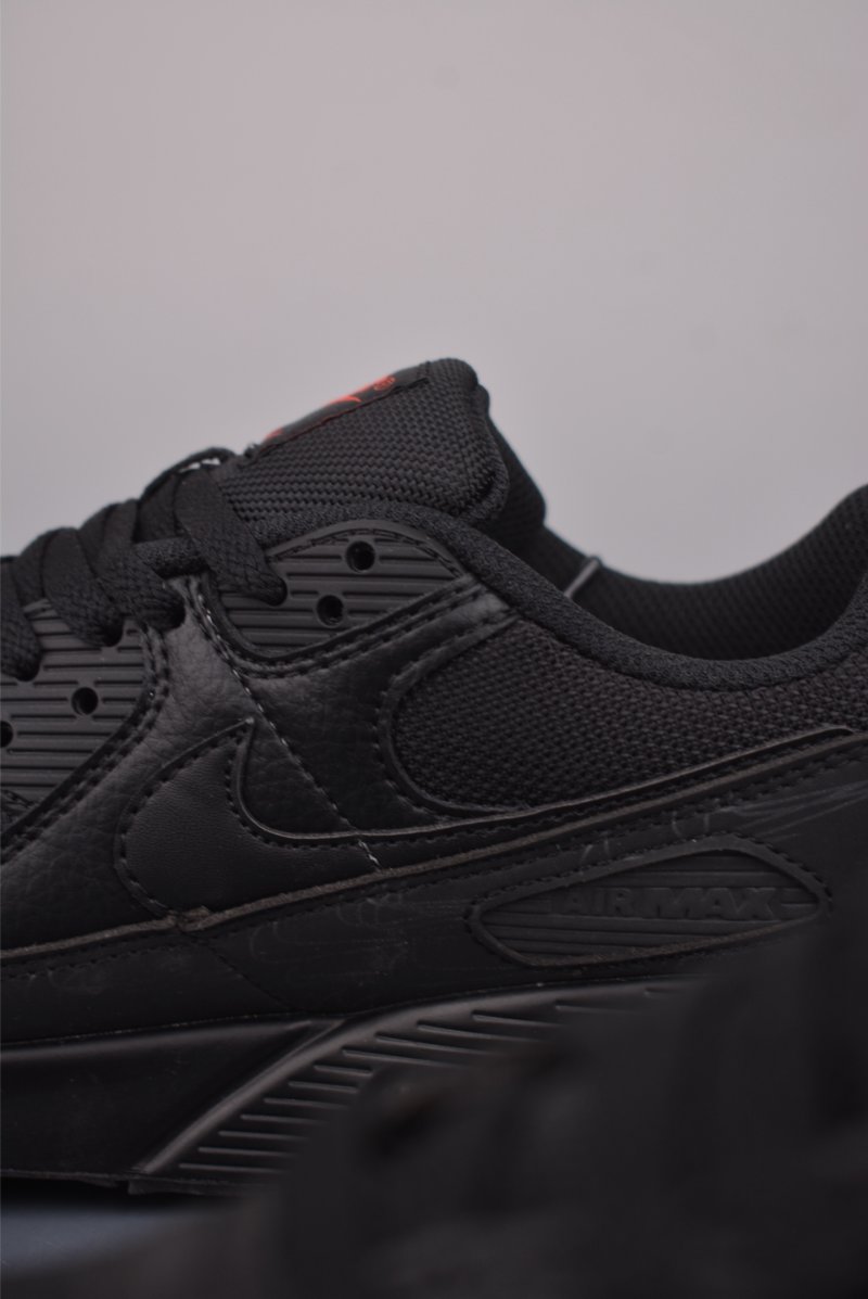Nike Air Max 90 Futura view