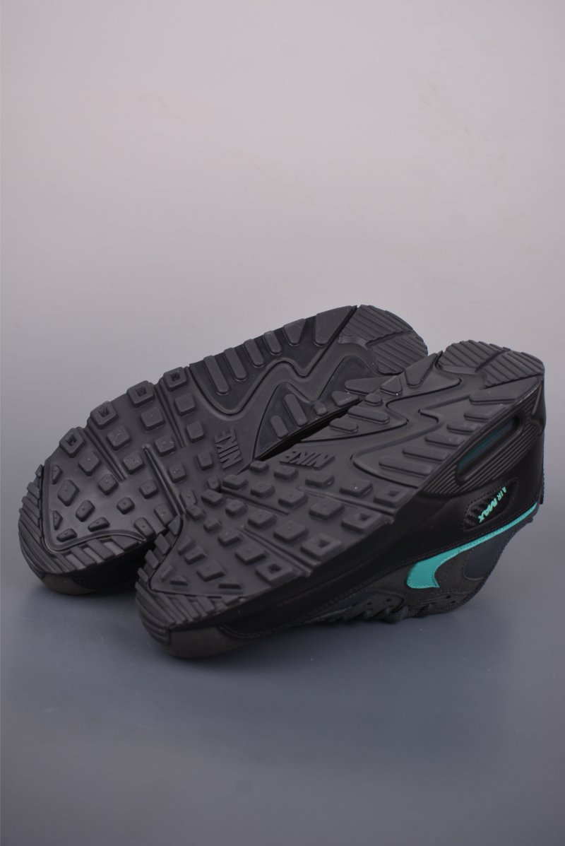 Nike Air Max 90 Futura view