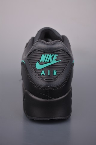 Nike Air Max 90 Futura view 4