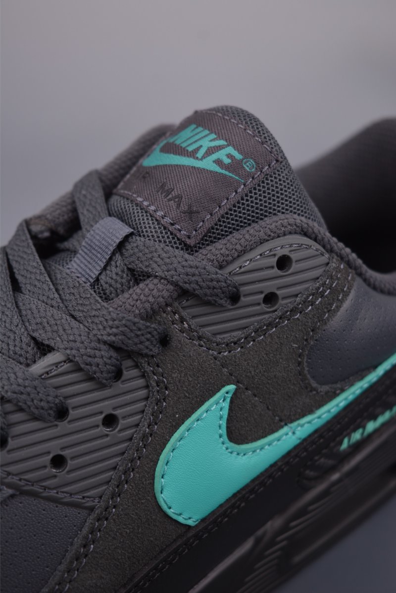 Nike Air Max 90 Futura view