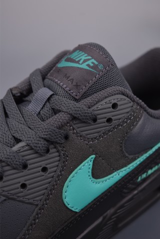 Nike Air Max 90 Futura view 7
