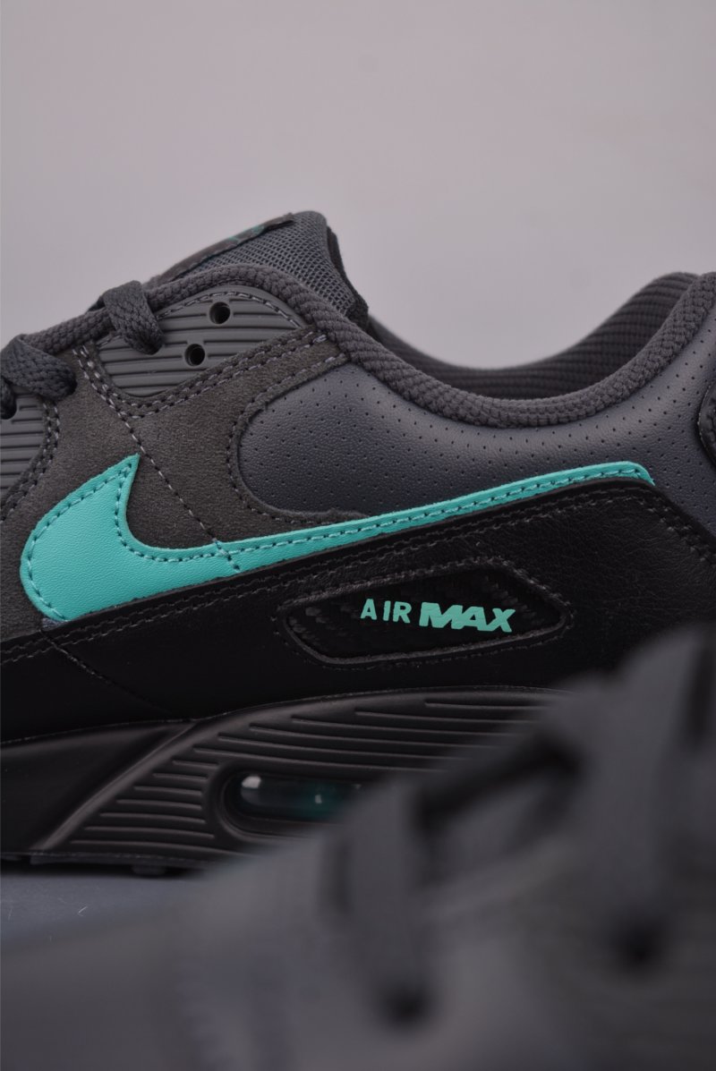 Nike Air Max 90 Futura view