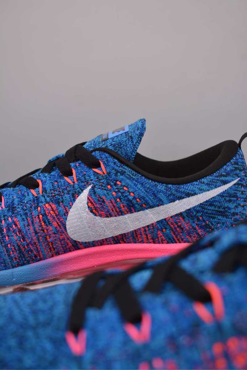 Nike Flyknit Air Max view