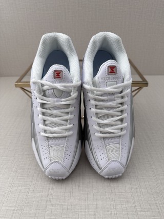 Nike Shox R4 view 9