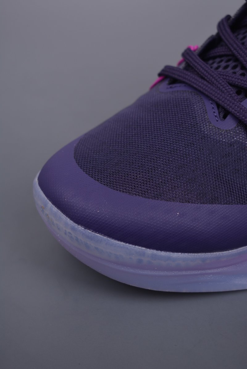 Nike Venomenon 5 view