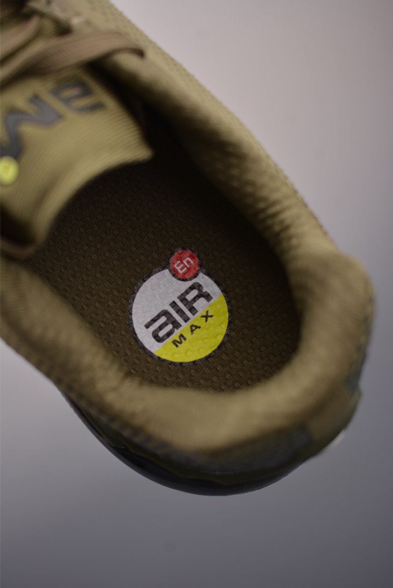 Nike Air Max Phoenix view