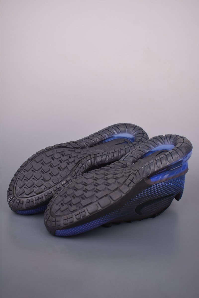 Nike Air Max Phoenix view
