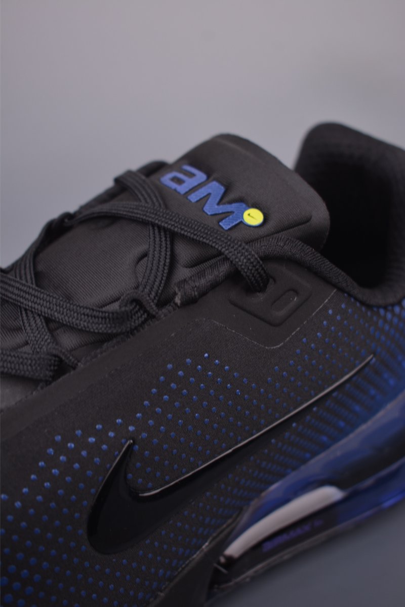 Nike Air Max Phoenix view